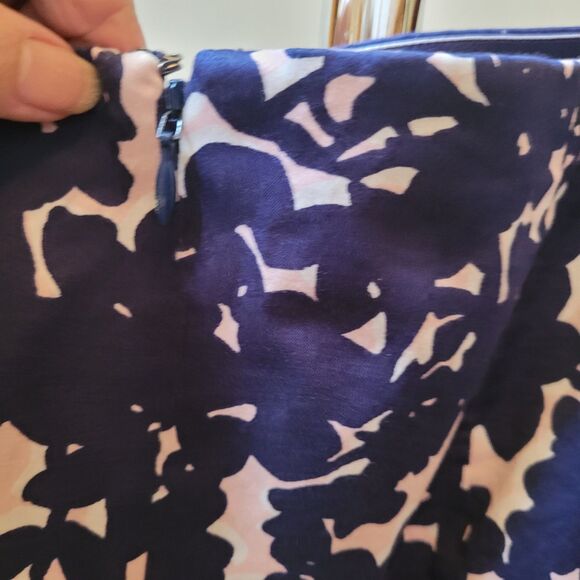 Talbots Petite Skirt Women's 16P Navy Blue Pink Floral Lined Lightweight Pencil - Picture 4 of 9